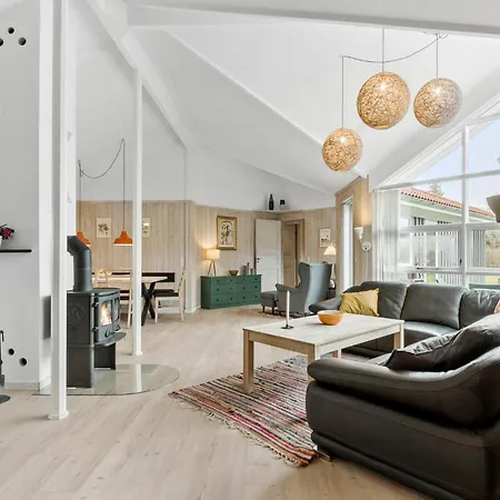別荘 Pet Friendly Home In Knebel With Wifi